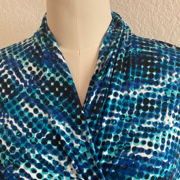 Chaus Blue and White Wrap Women's Sleeveless Blouse - Picture 2 of 8